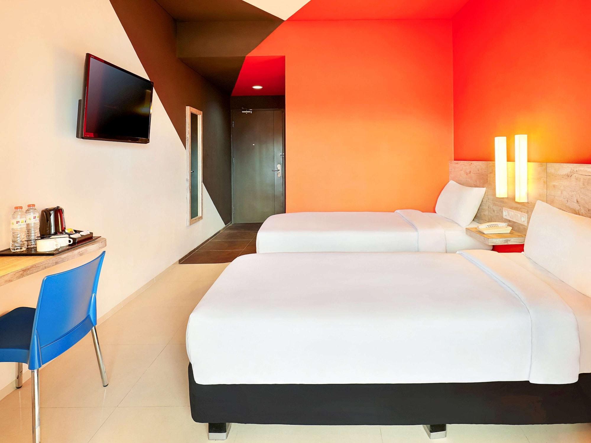 Primera Hotel Seminyak Exterior photo