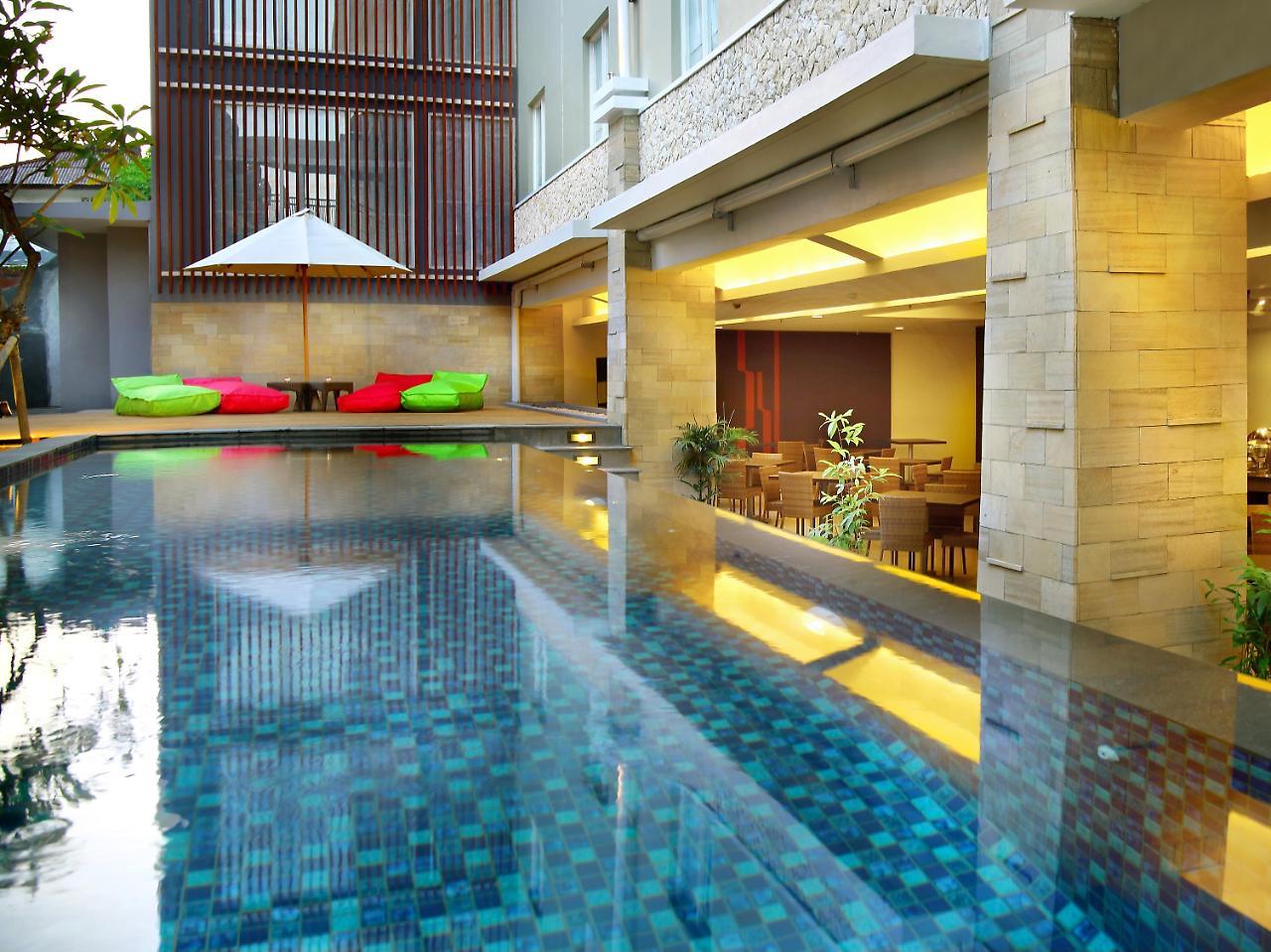 Primera Hotel Seminyak Exterior photo