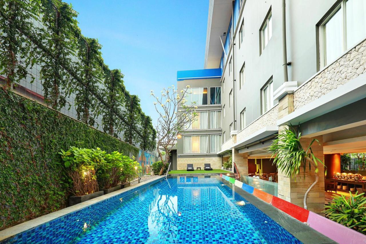 Primera Hotel Seminyak Exterior photo